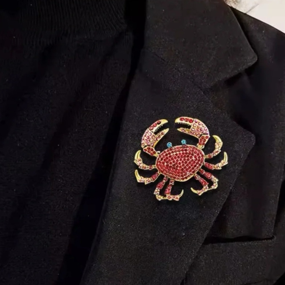 Blue Crab Crystal Brooch Pin 🦀✨ - Picture 11 of 11